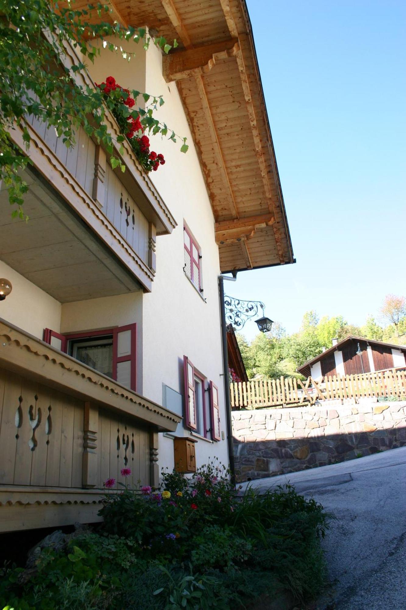 Villa Mirabell Cavalese Exteriör bild