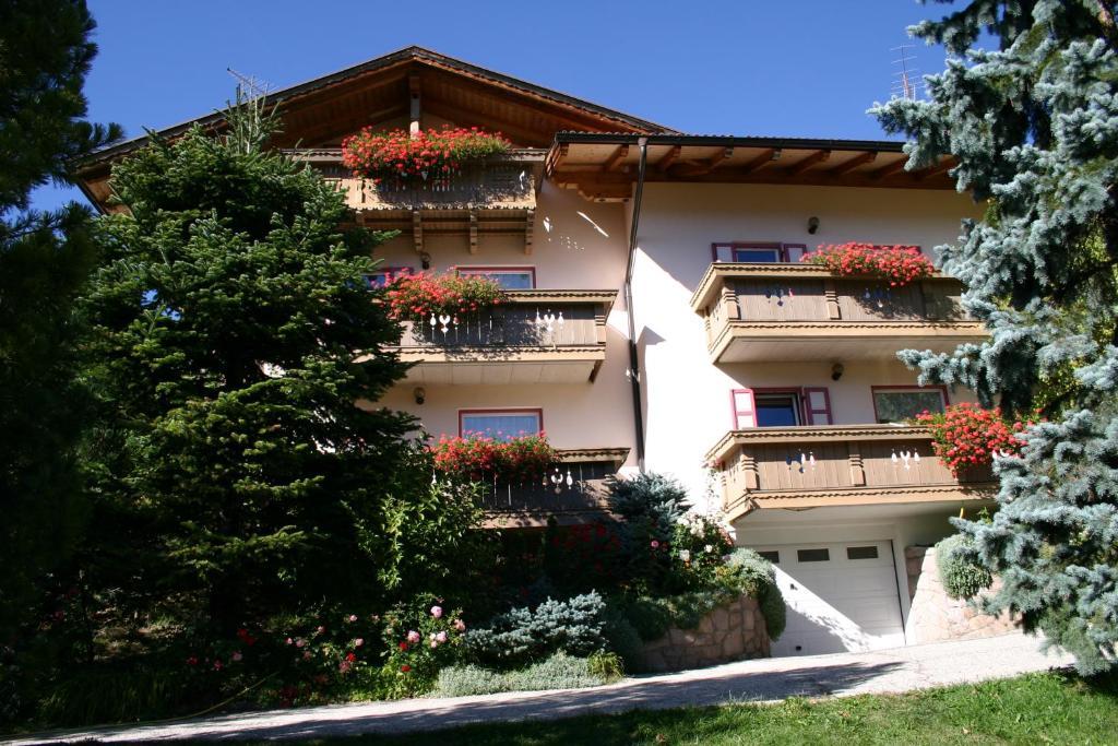 Villa Mirabell Cavalese Exteriör bild